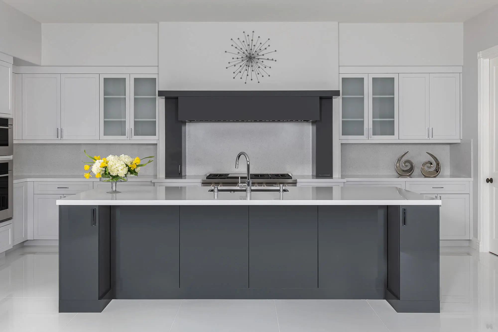 Home Remodeling Sunrise Manor featuring a modern kitchen with custom cabinets and updated countertops